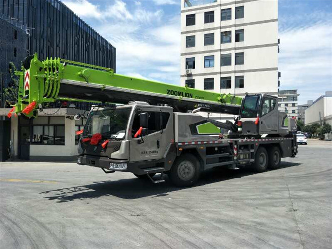 万载县跨街广告牌的高空安装注意事项