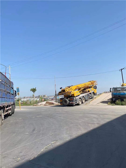 万载县25吨吊车的租赁价格大概是多少？