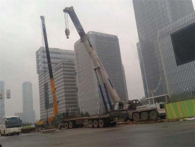 万载县“自动找平”—— 吊车的 “平地神器” 技术