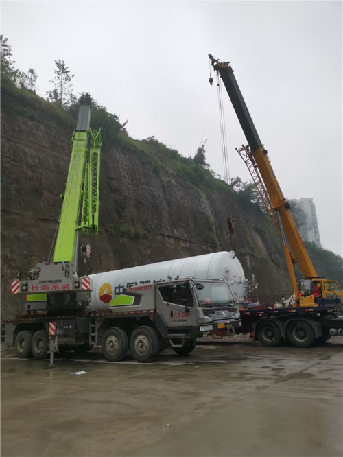 万载县“不怕风雨冻”—— 吊车的 “恶劣环境适应” 技术